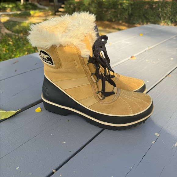 SOREL Women's Winter / Snow Tivoli II Suede Short Boot, Sz 7 - Picture 5 of 9
